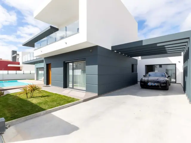 Luxurious 4 bedroom house w/ swimming pool in Ericeira 1