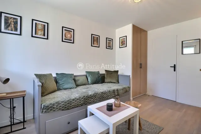 Rental Furnished Studio Apartment - 18m² - Canal Saint Martin - Paris 1