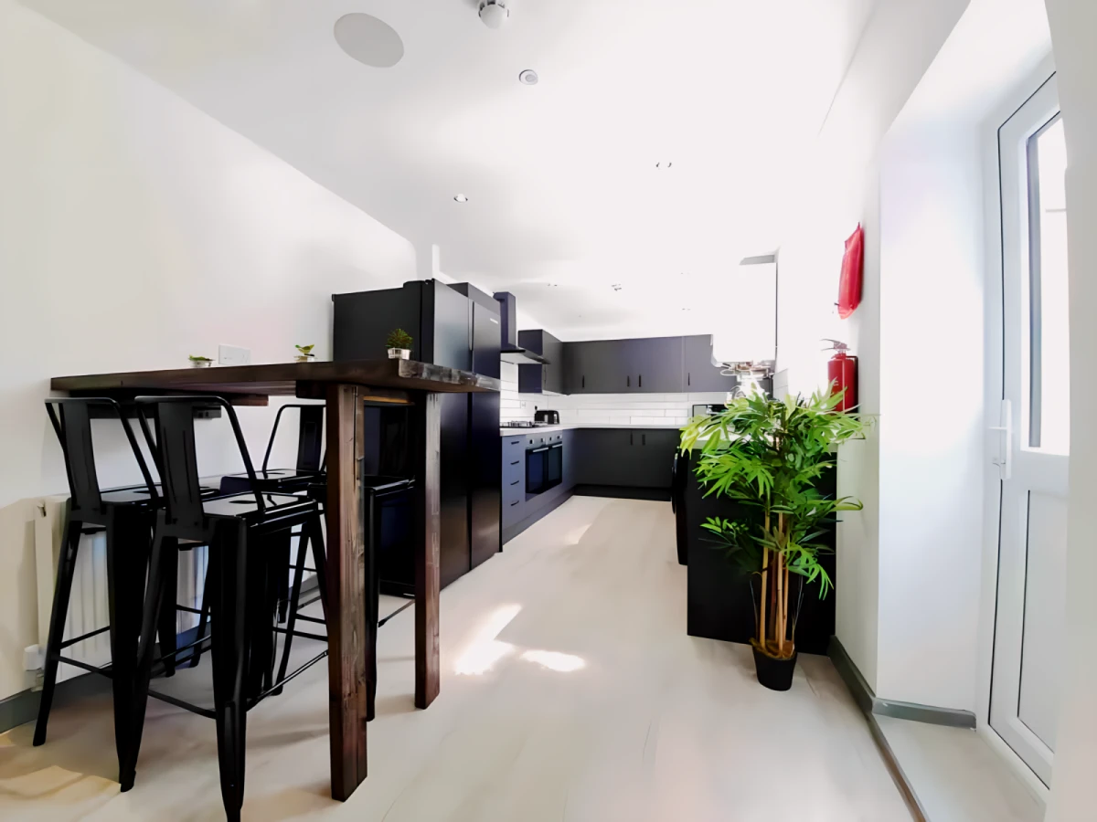 80 Ash Grove, L15 0