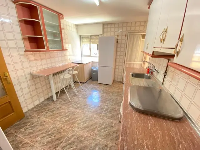 apartment near Calle Graena 4