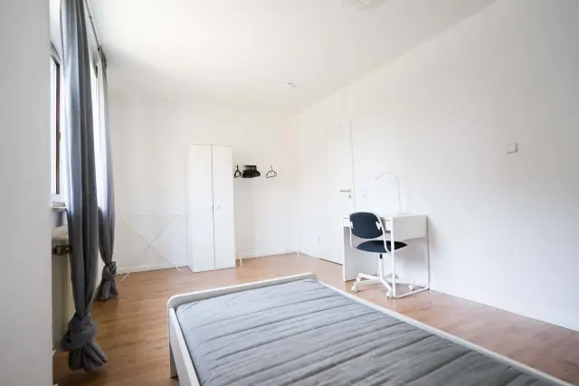 Koelner Landstrasse 352- 1. OG re (Gigacube) 2