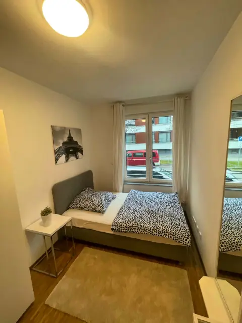 Grete-Mosheim-Strasse Munich 80636 Germany 2