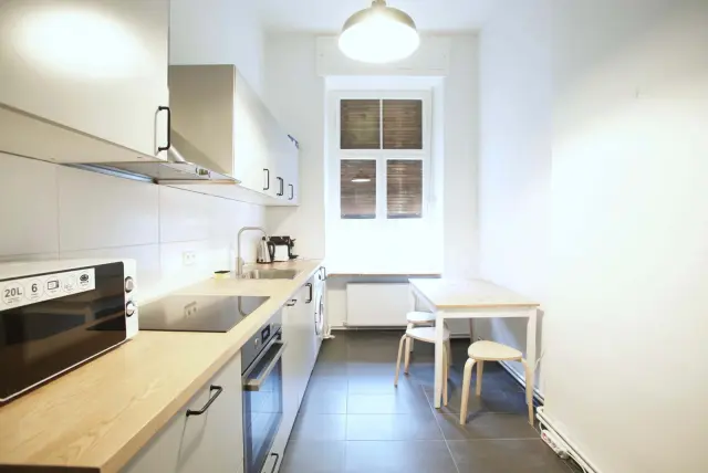Pflugerstrasse 76DE-01-060-001H 2