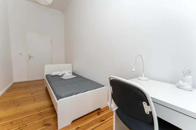 BOXHAGENER STR. 75 -  VH 3. OG links (Pyur) - 0906 1