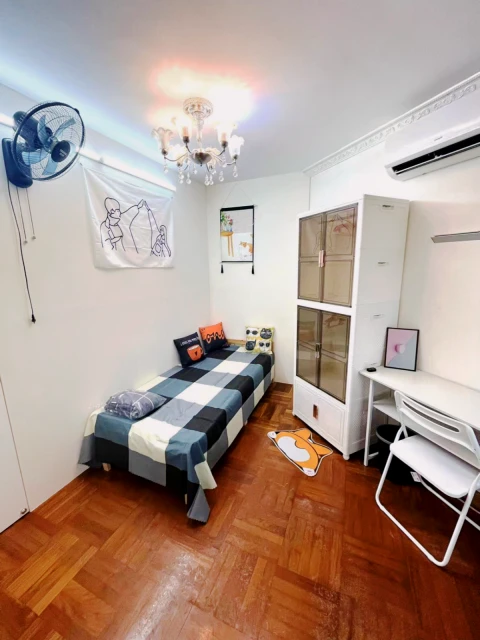 35/F, Block 2, Kai Tak Garden, Wong Tai Sin (Male)