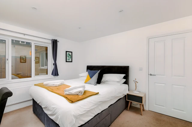 Hertford Serviced Apartments 4