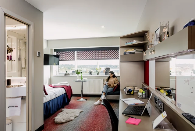residence near 80 Talbot Street 2