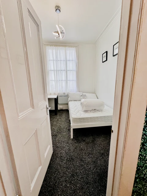 SW1 Central London - All Bills Included! 1