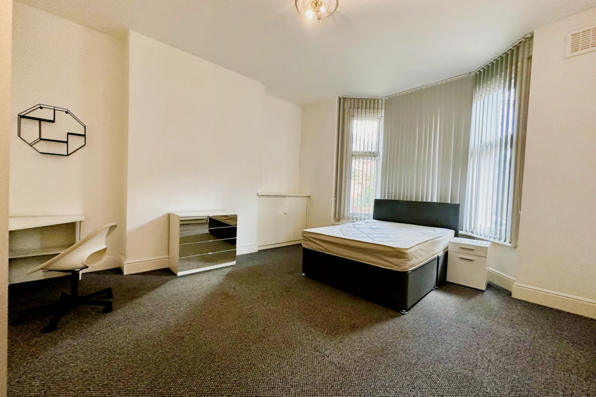 Room 6, St James Road, LE2 1HQ 0