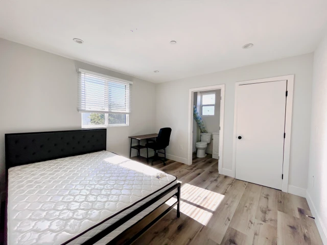 1183 Rolland Curtis Pl 4