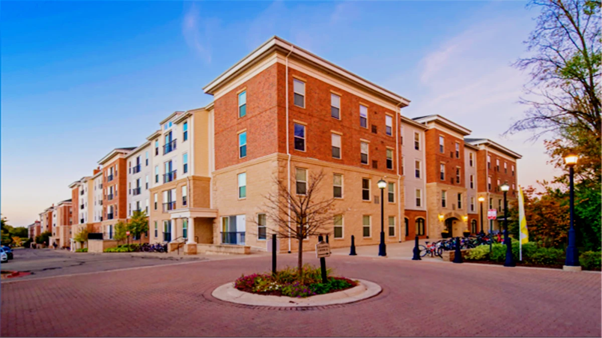 The Courtyards Student Apartments - Ann Arbor student accommodation