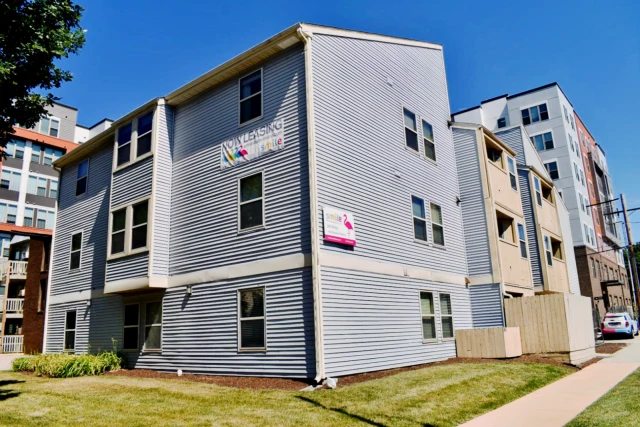 207 S Fifth, Champaign, IL 61820 1