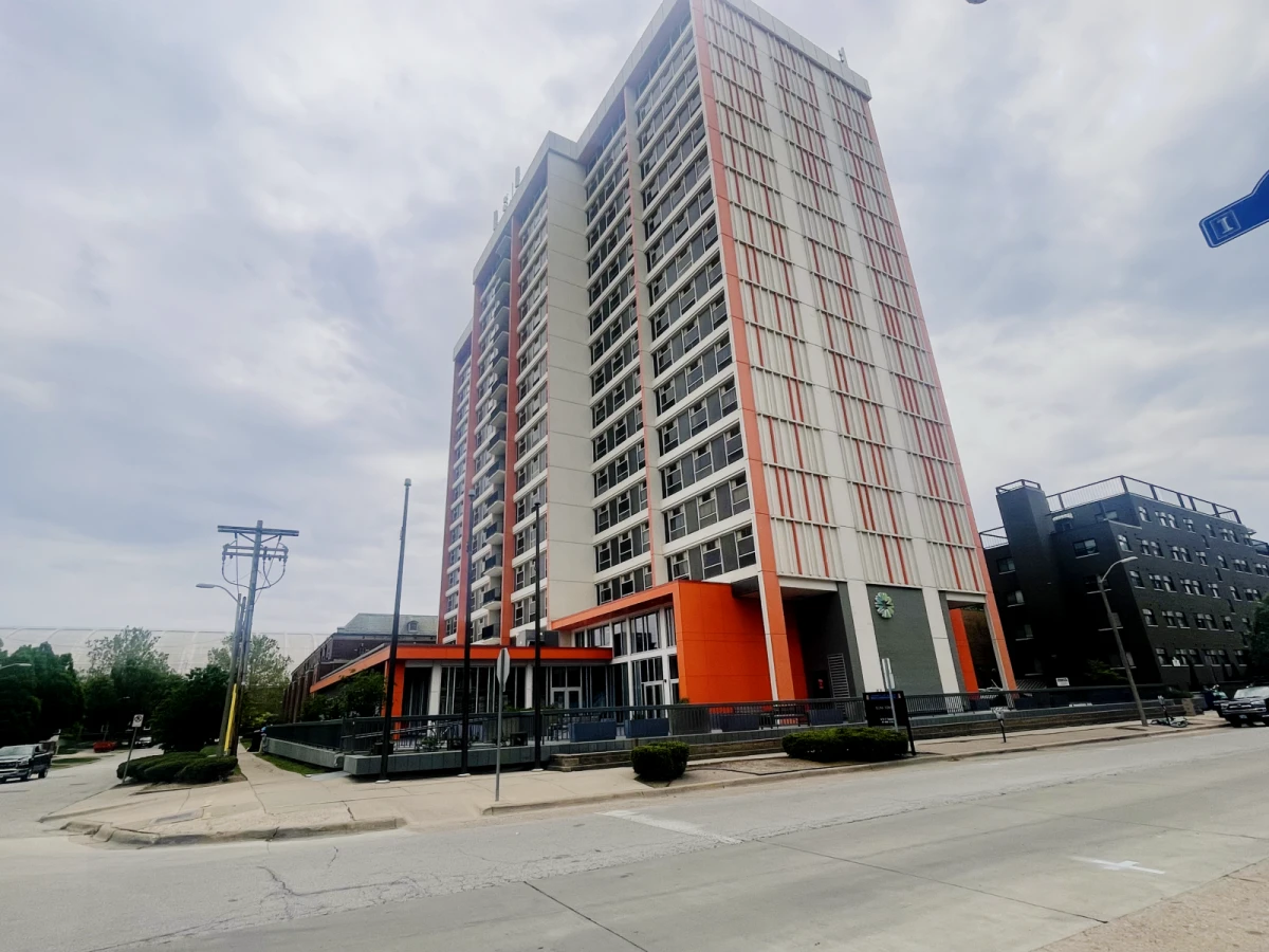 Illini Tower - Champaign student accommodation