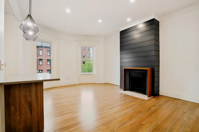 512 Massachusetts Ave 3