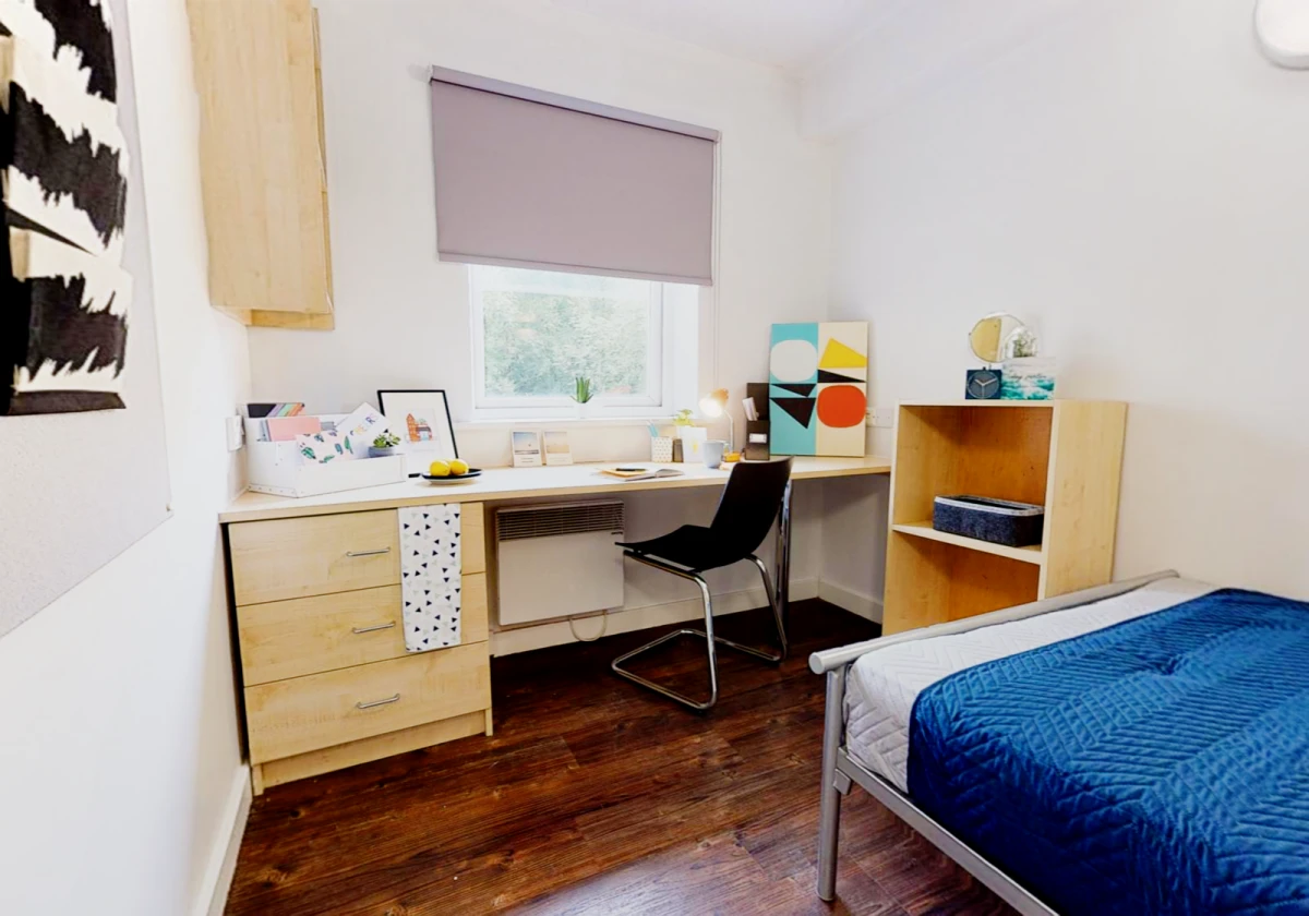 iQ Little Aspley House - Huddersfield student accommodation