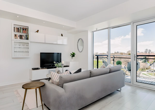501 - 760 The Queensway 1