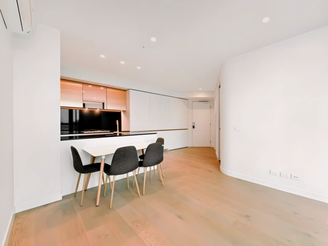 5520/228 La Trobe Street 3