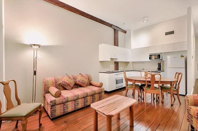 243 Pyrmont St 3