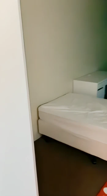 1/23-25  strachan street 3