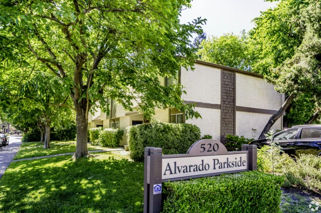 Alvarado Parkside Apartments 4