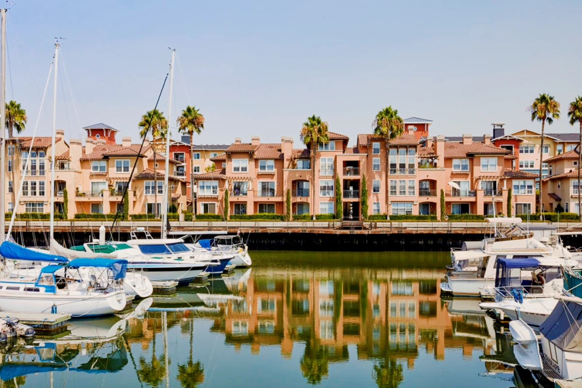 Villas at Bair Island - Redwood City student accommodation