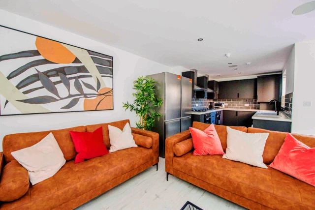 39 Granville Road, L15 2HP 3