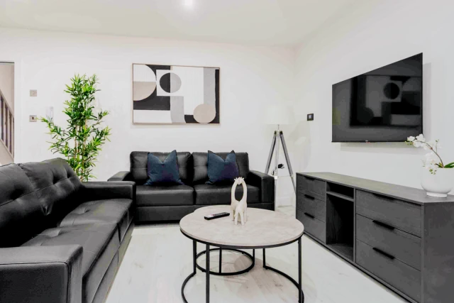 30 Egerton Road, l15 1