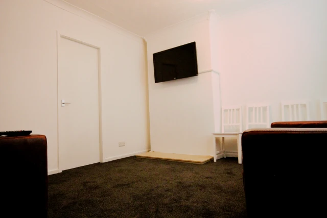 Wakenshaw Road, DH1 1EW 2