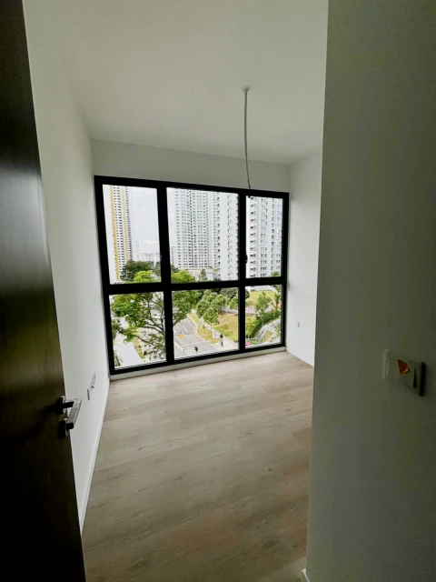 Clavon West Coast Senior Apartment near NUS/Curtin/SIM 4