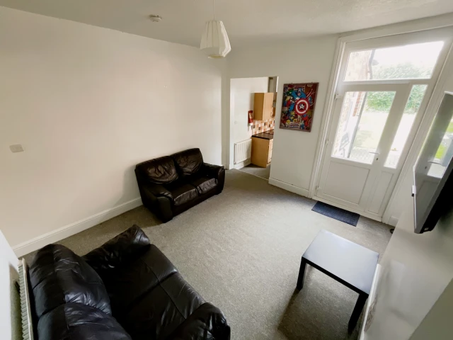 Rosebery Street, LE11 5DX 4