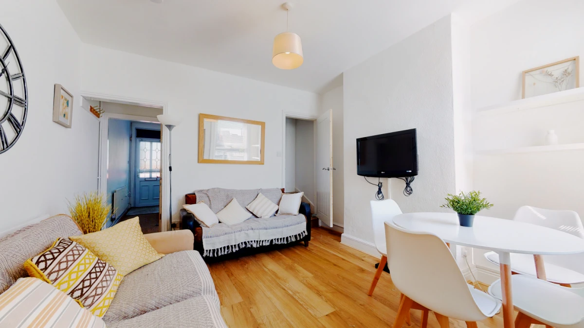 Broad Street, LE11 5AB 0
