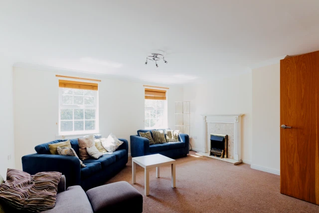 Goldfinch Close, LE11 3HG 4