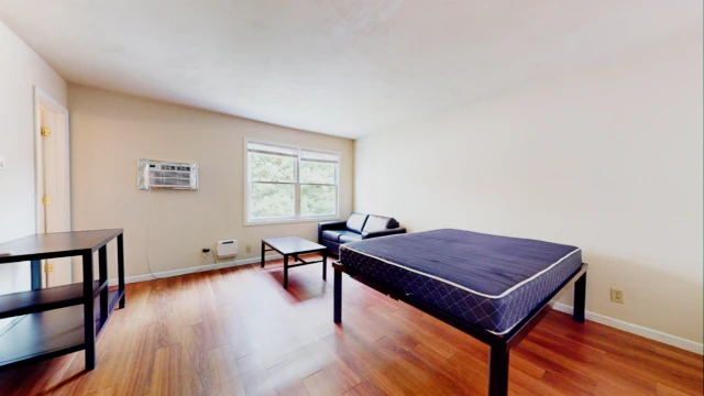 504 E. WHITE ST 3