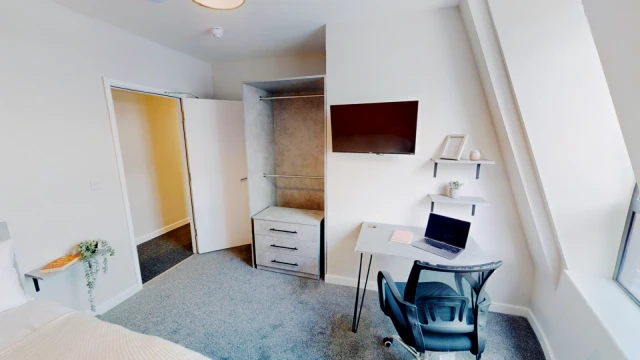 Flat 9 , Fitzhardinge House, BS1 2EY 1