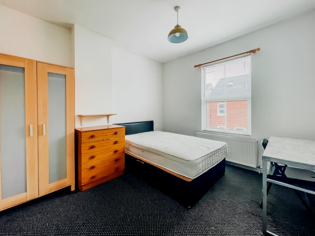 Newland Street West, LN1 1QD 4