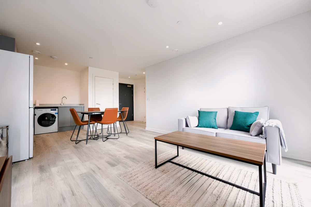 107, 7 Bevington Bush, Liverpool, UK, L3 6DP 0