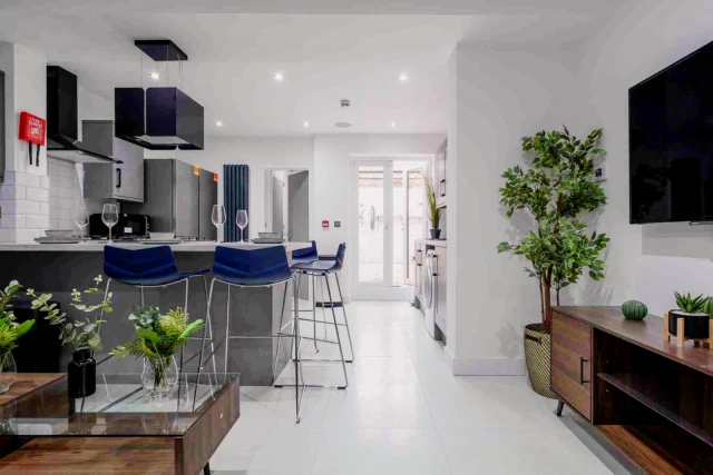 37 Dixon Street 2