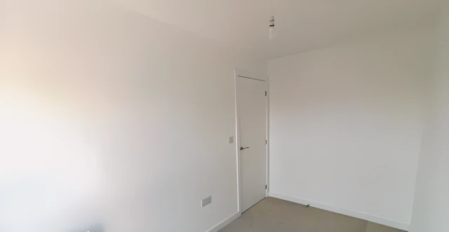 HL- Clover Way - Bristol student accommodation - Room1