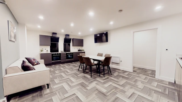 Flat 5, Graduation House, NG9 4HL 3