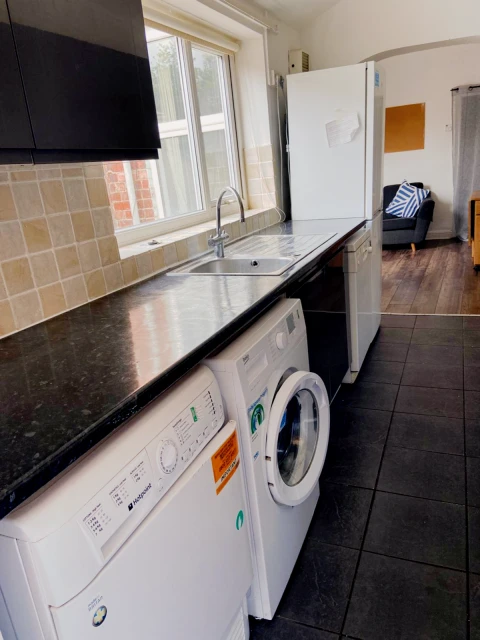 Charles Street West, LN1 1QP 4