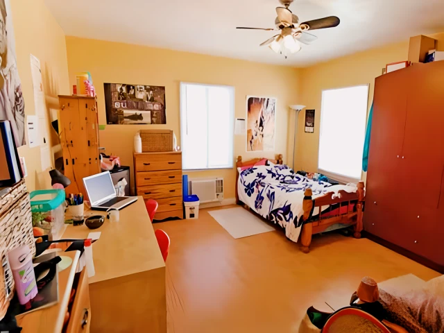 1283 1/2 W. 36th St. 2