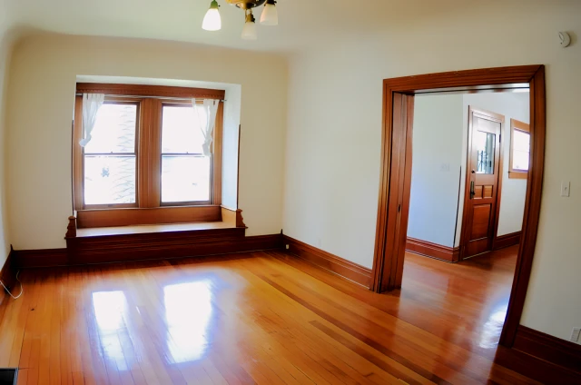 1021 W. 24th St. 4