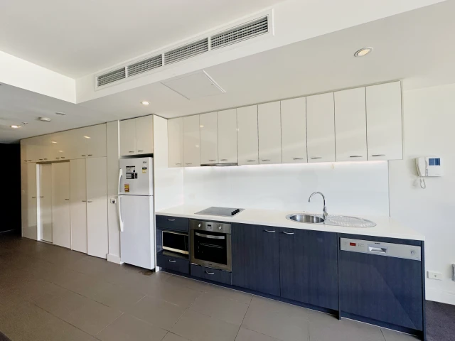 705/95 Berkeley Street 4