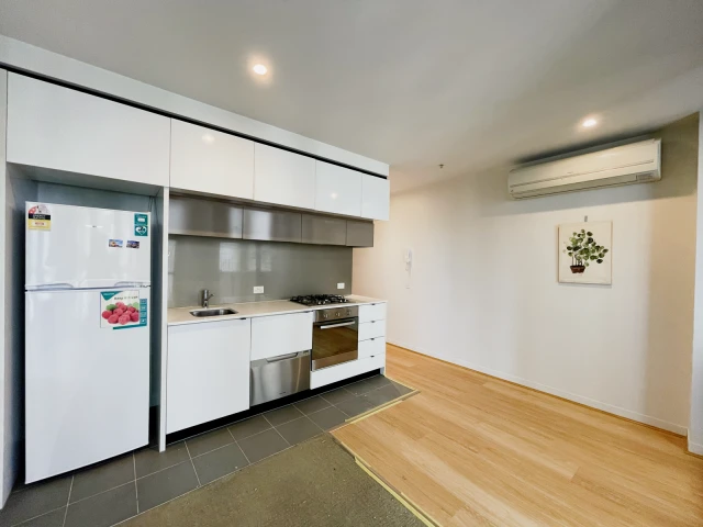 4806/80 A'Beckett Street 3