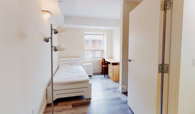 330 Spruce St 4