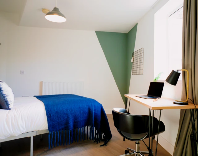 331, Dickenson Road, M13 0NR 2