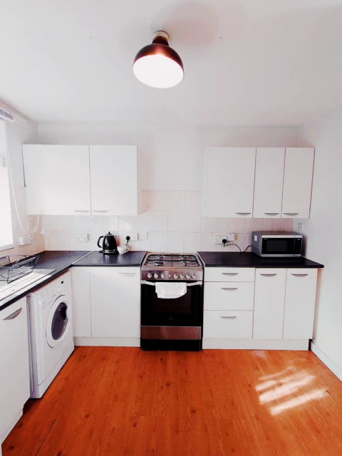 Woolwich 2B1B Flat 3