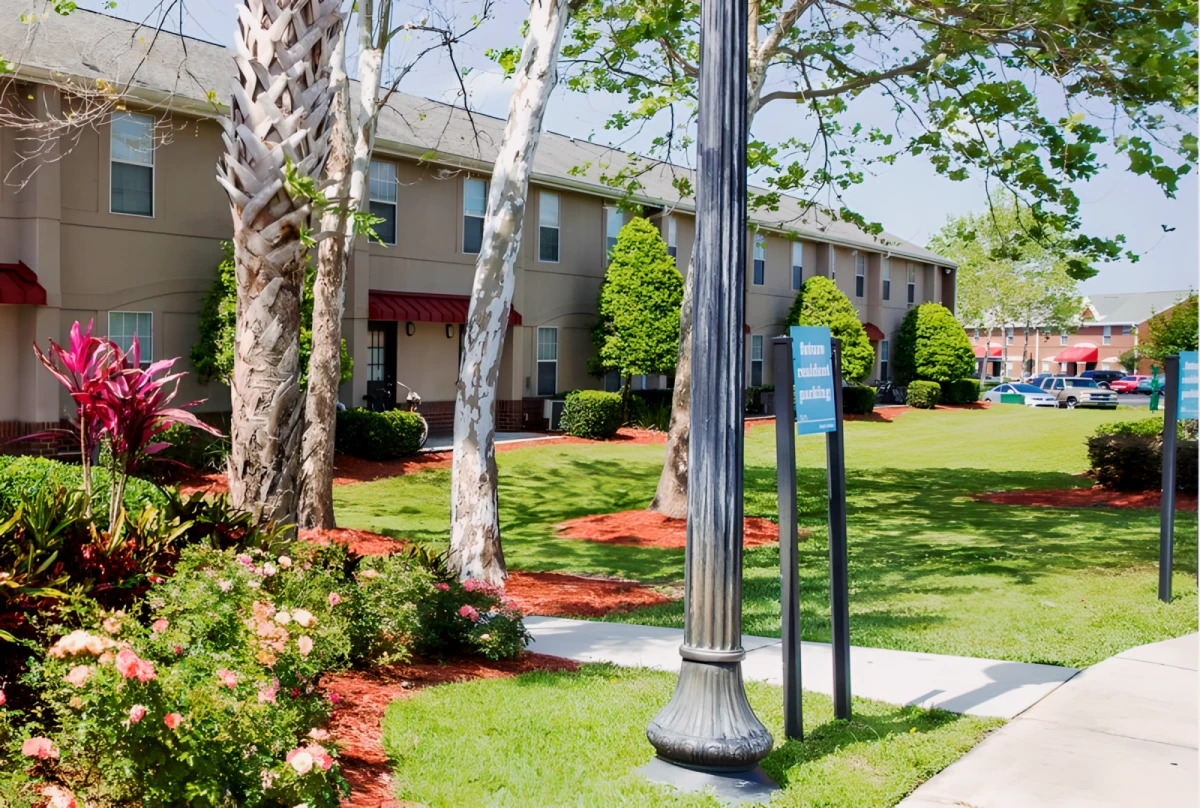 Campus Crossings on Alafaya 0