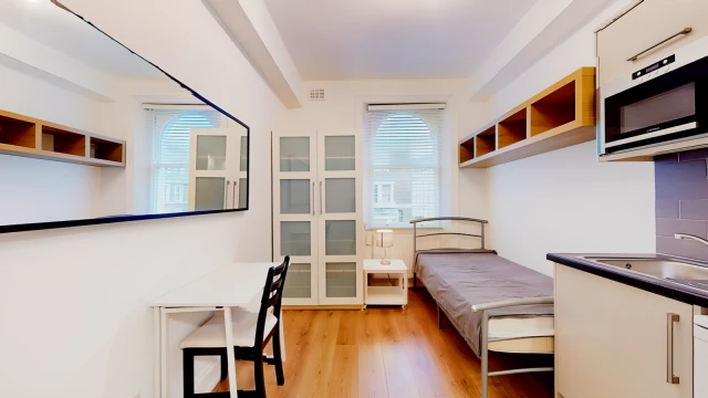 Nevern Place 22862# 4