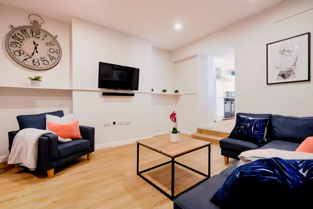 1 Chedworth Street - プリマスの学生向け宿泊施設 - 8 Bedrooms